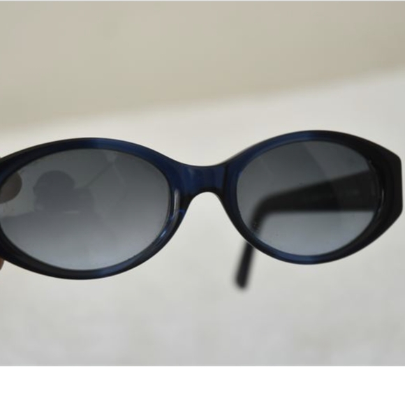 Fendi Blue Perl FS238 135 Sunglasses Logoed Case Like New - Picture 7 of 17